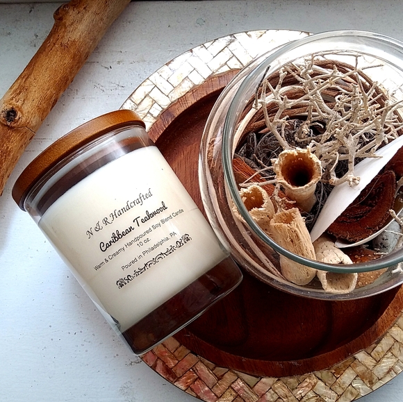 Caribbean Teakwood Soy Blend Candle 10 oz - Picture 3 of 5
